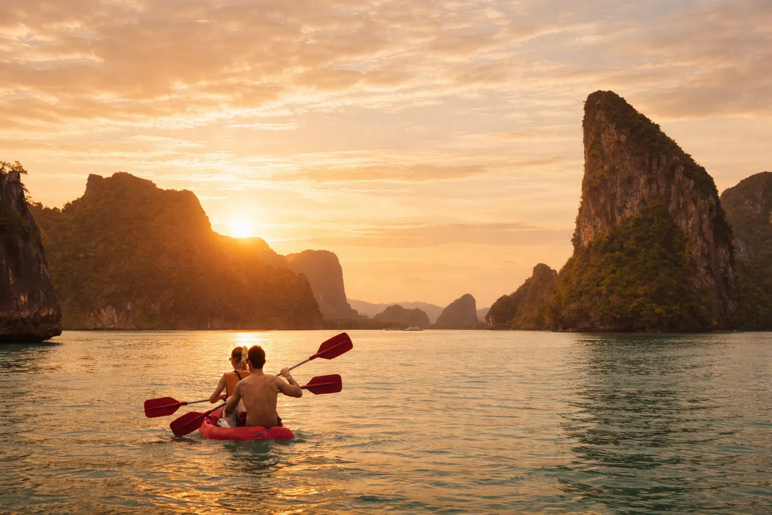 Calm sea conditions for kayaking near Ang Thong Marine Park during the dry season